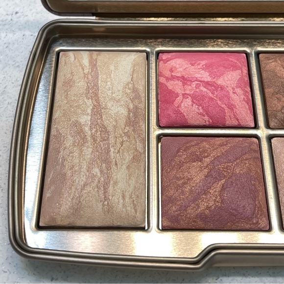 Hourglass ~ ‘UNIVERSE’ Ambient Lighting Edit Palette ~ FS, RARE, & HTF ~ NIB - Picture 5 of 16